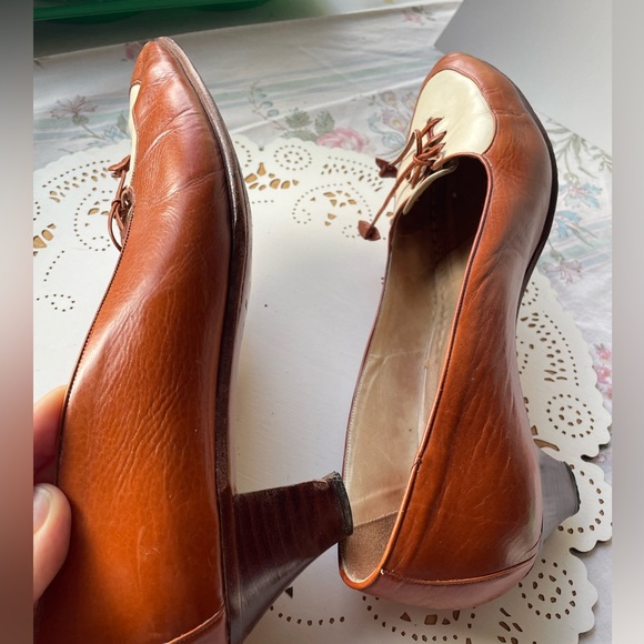 Cole Haan Brown and Cream Leather Spectator Oxford Pumps Size 9.5 /Made in Italy - Picture 8 of 14